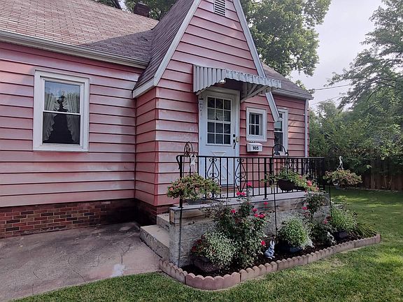 3rd image of 905 W Gift Ave