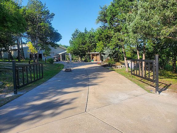 5th image of 511 Aunt Hill Ln