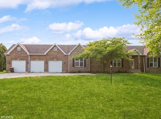 2301 Mustang Trl, Woodstock, IL 60098
