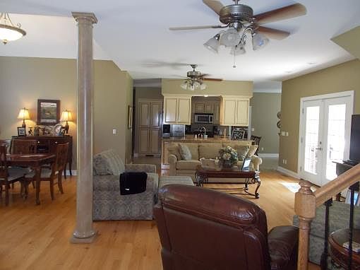 5th image of 1300 Oxford Creek Dr