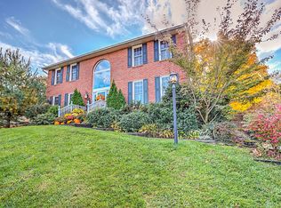 246 McIntosh Rd, Roanoke, VA 24019