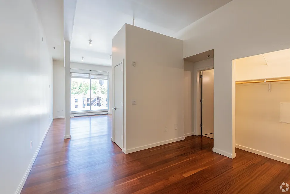 1 bed, 917 sqft, $2,350 — Photo 4