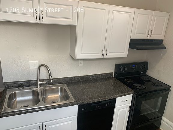 3rd image of 1208 Summit St #1208