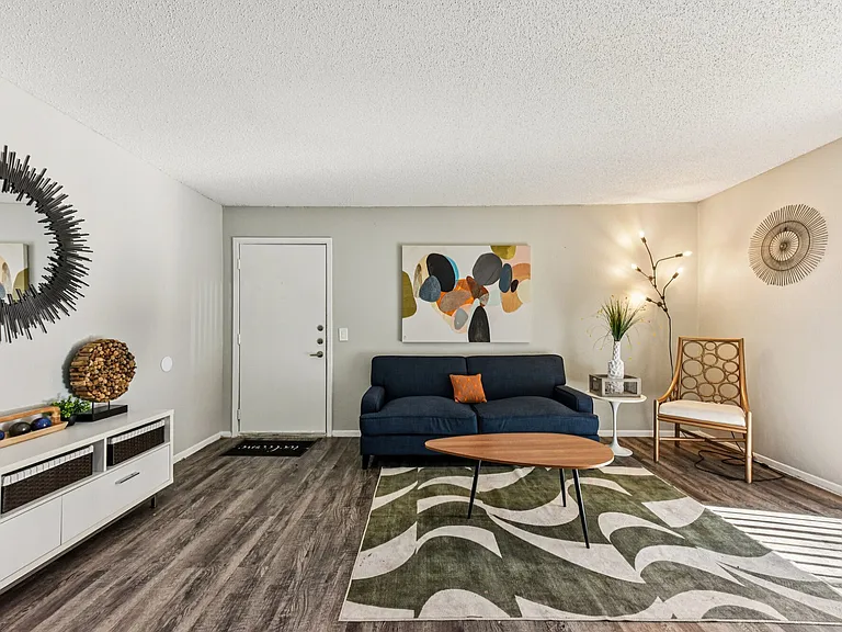 Treehouse Apartments — Photo 7