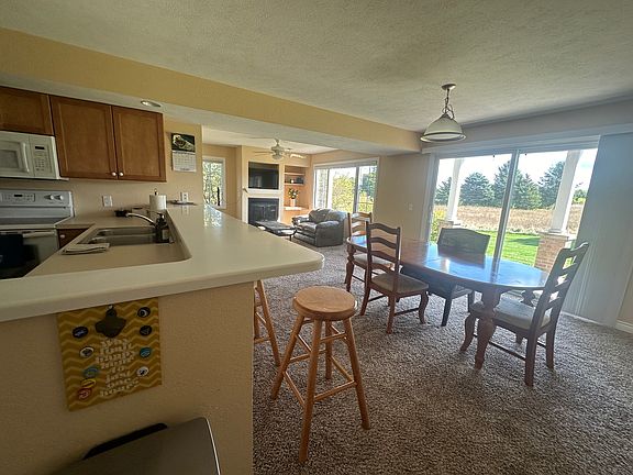 3rd image of 7789 Sara Ln #A