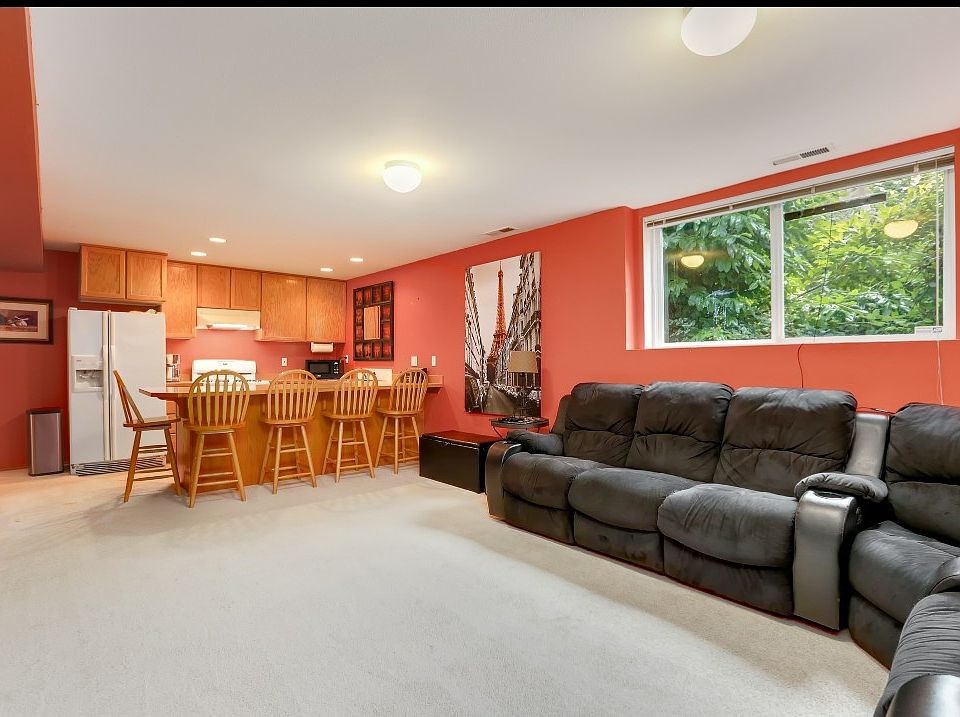 2nd image of 6528 NE 198th St