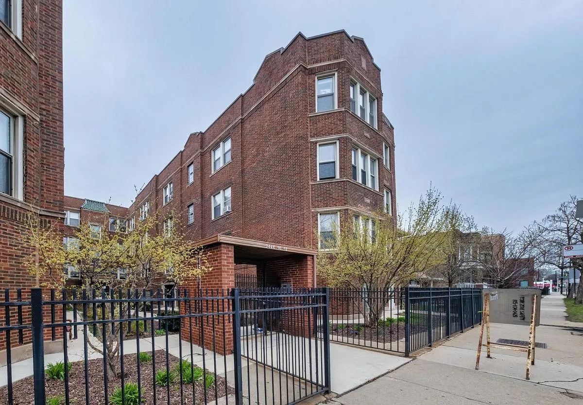 2 bed, 1.0 bath, $1,595 — Photo 1