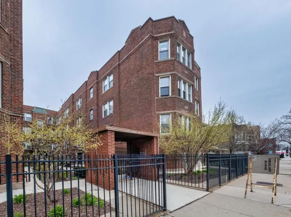 2450 W Addison St APT 2B, Chicago, IL 60618