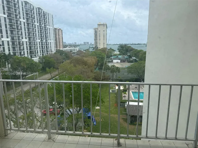 11111 Biscayne Blvd #7E — Photo 10