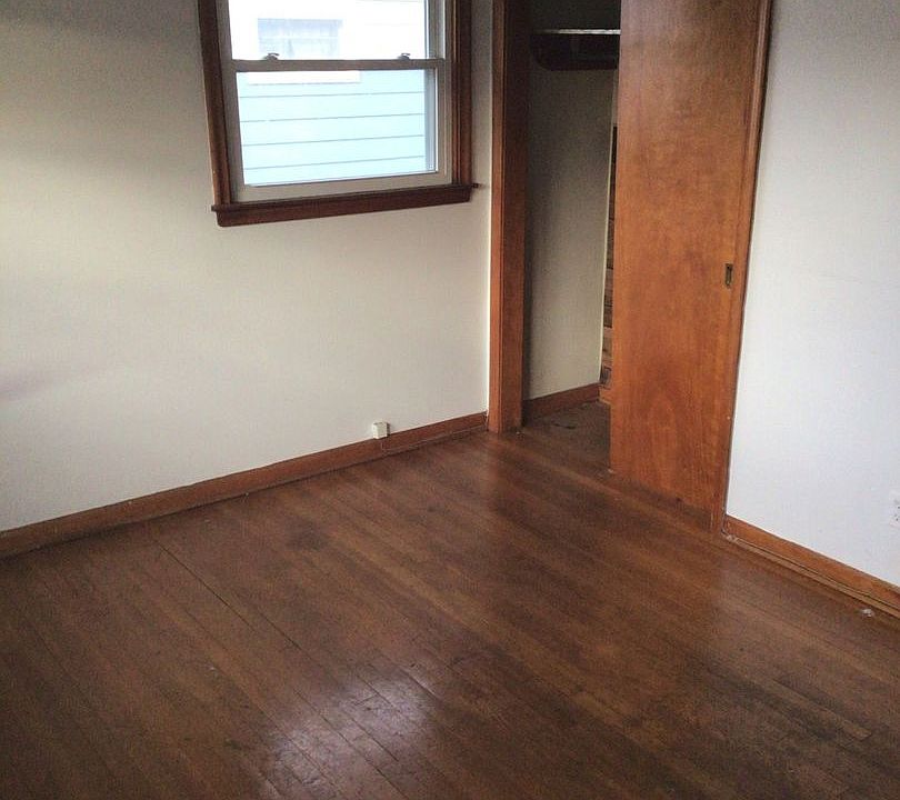 1st image of 5118-5120 N 77th St