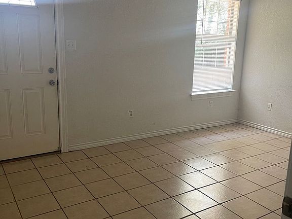 4th image of 111 E 3rd St #111A