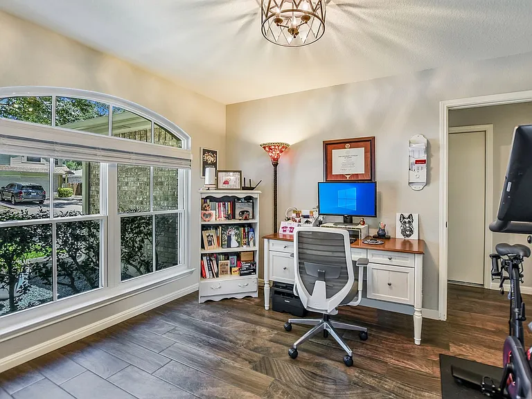 1021 Doras Dr — Photo 6