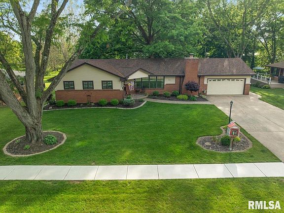 2nd image of 930 Birchwood Dr