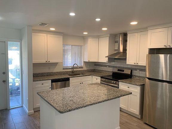 4th image of 11389 Summerwinds Ct #11389