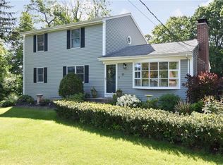 33 Wilbur Rd, Lincoln, RI 02865