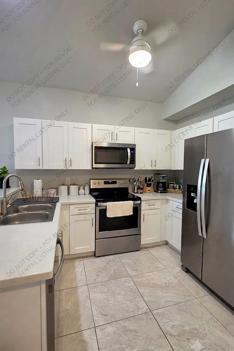 104 SE 4th Pl — Photo 3