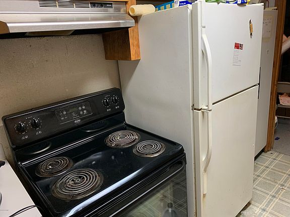 3rd image of 303 W Oak St