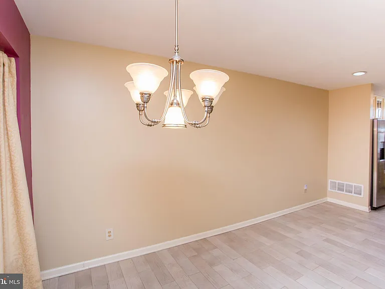 1529 Margaret Ct — Photo 33