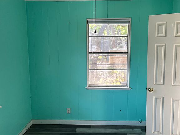 3rd image of 105 S 5th St
