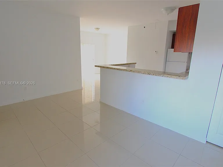 909 SW 15th Ave #4 — Photo 11