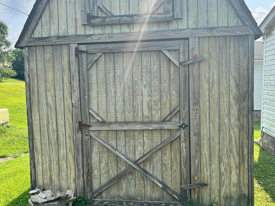 2nd image of 559 Birchwood Cir