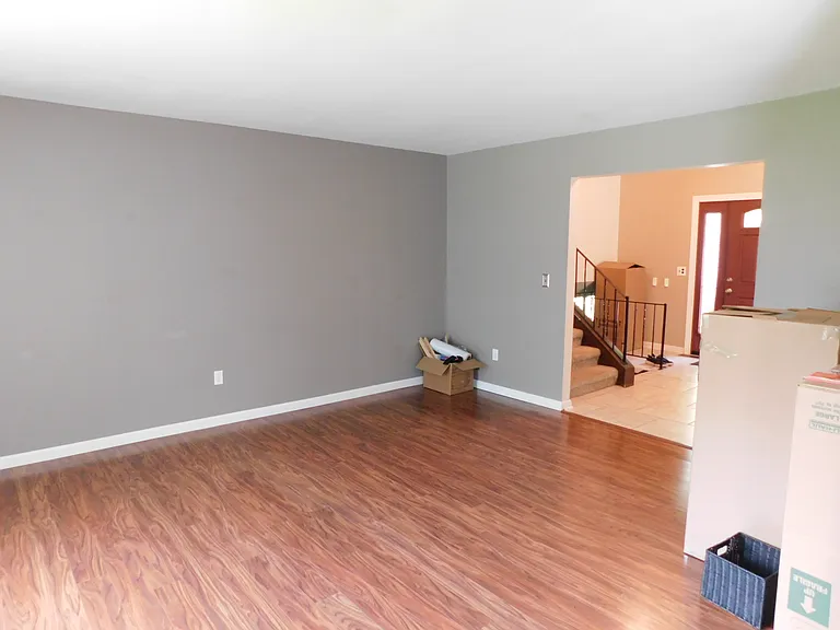 2208 Niagara Dr — Photo 5