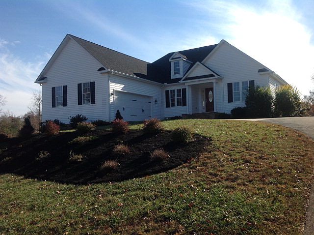 1st image of 190 Tree Lake Dr