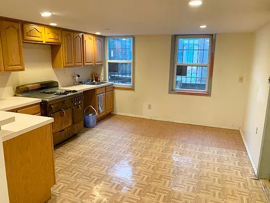 Sold by Capri Jet Realty Corp | media 5