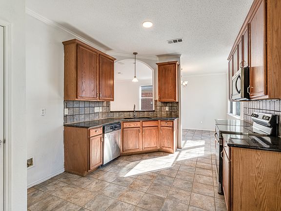 4th image of 4413 Stepping Stone Dr