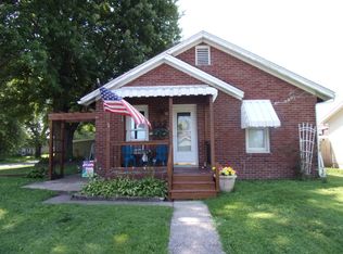 132 E Randolph St, Roodhouse, IL 62082