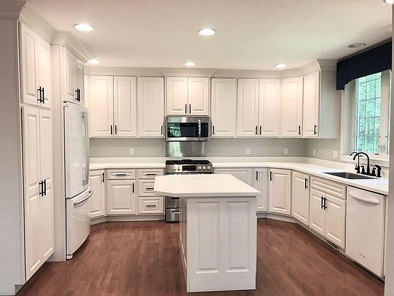 5th image of 49 Wildwood Dr #1