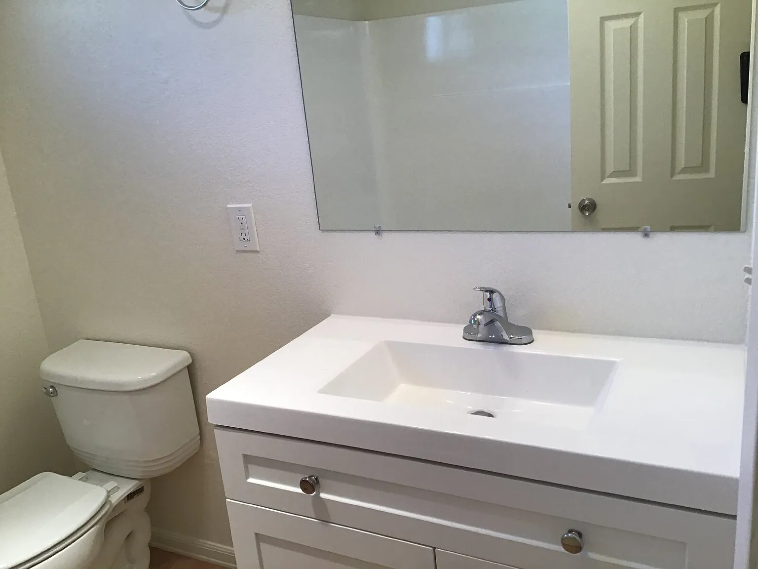 2 bed, 1.0 bath, 832 sqft, $1,595 — Photo 4