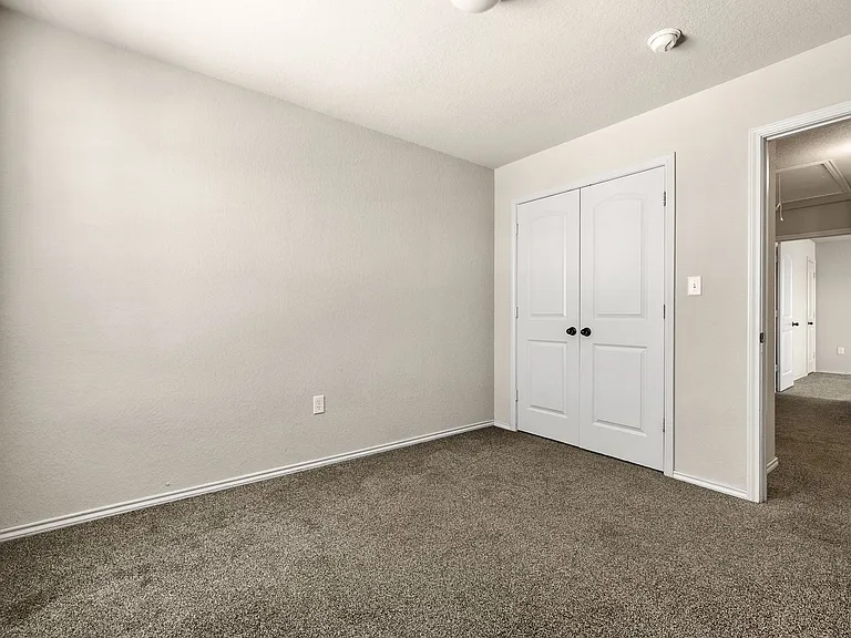 570 Creekside Cir — Photo 12