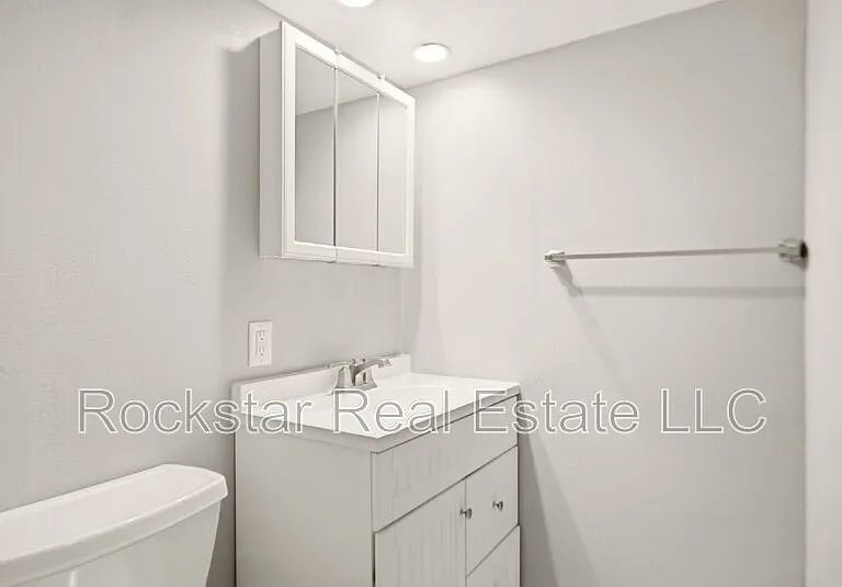 3027 W Cleveland Ave — Photo 13