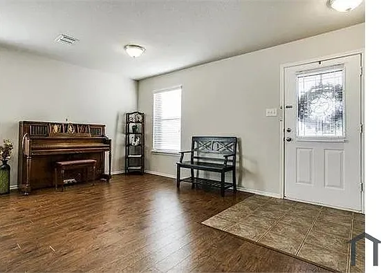 1601 Lionheart Dr — Photo 4