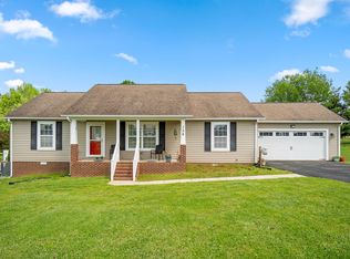 136 Rustling Oaks Dr, Sparta, TN 38583
