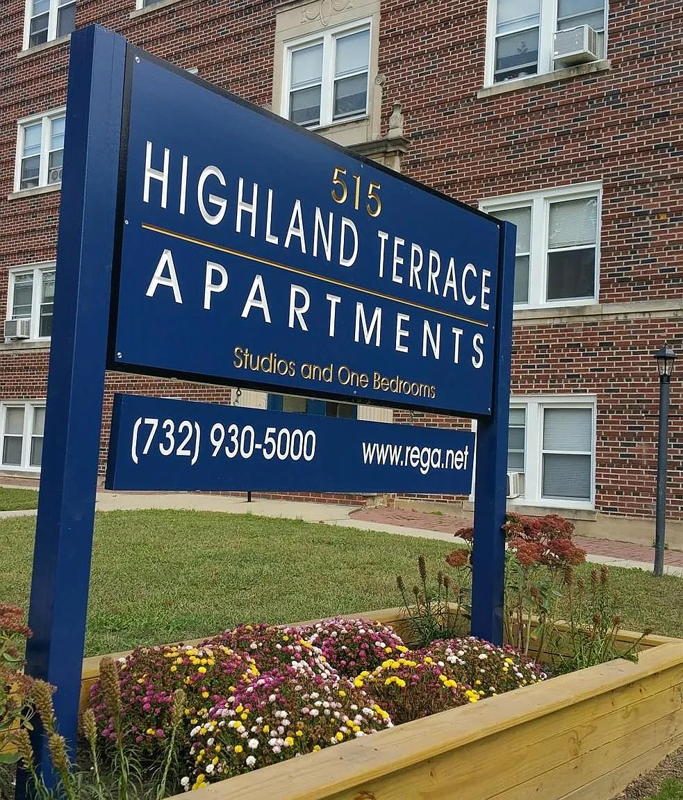 Highland Terrace Apartments — Photo 1