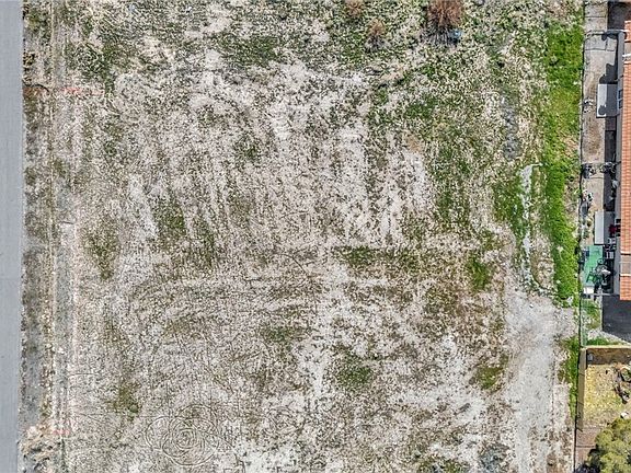 3rd image of 1060 S Leo Ct