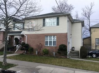 2 Bradley Ave, Staten Island, NY 10314