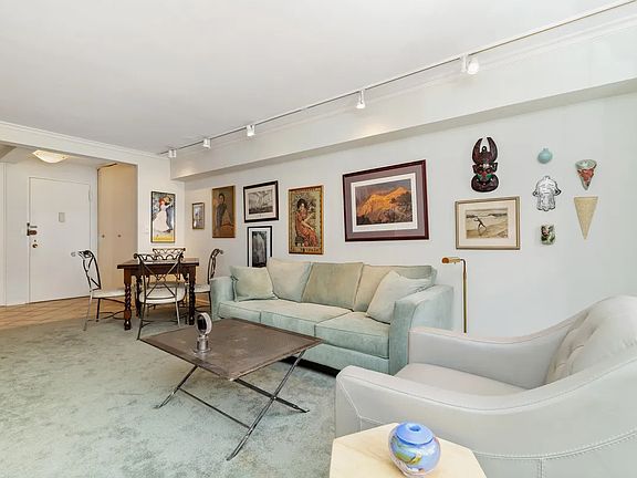 3rd image of 333 E 55th St APT 9B