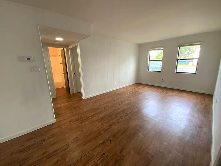 100 Ravenwood Dr #B — Photo 2