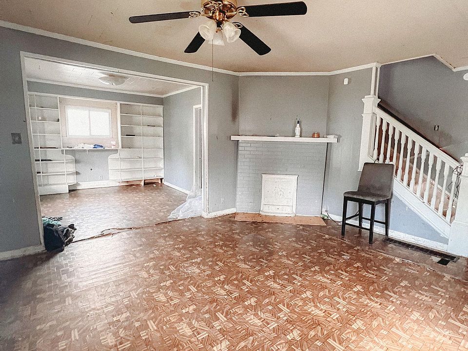 1st image of 209 E Dayton St