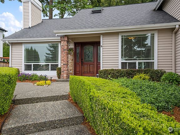 5th image of 25526 Lake Wilderness Country Club Drive SE