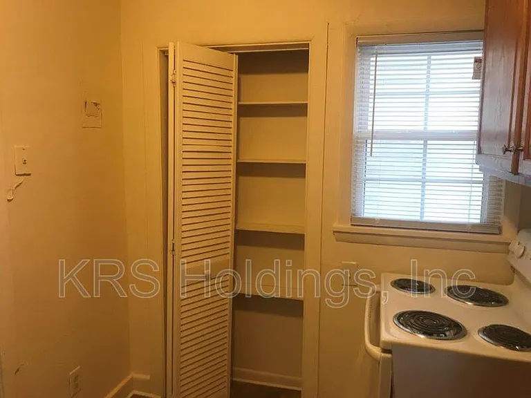 211 Maycox Ave #B — Photo 5