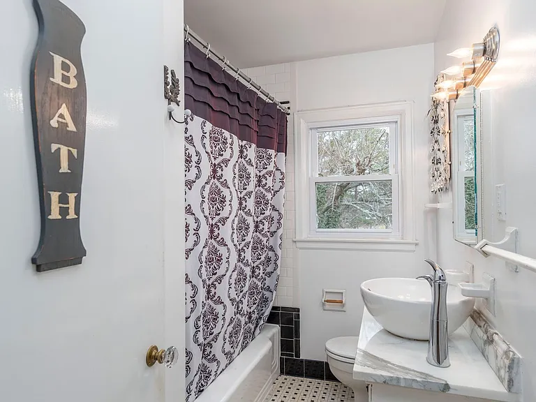 16 Lorraine Ave — Photo 17