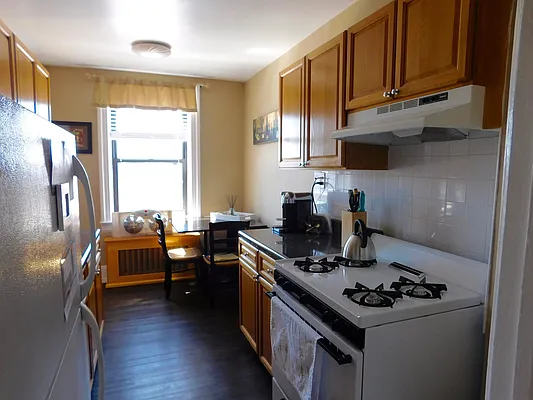 Rented by MQ Realty LLC | media 9