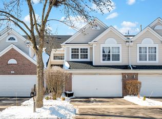 1022 Tara Ln #32, West Chicago, IL 60185