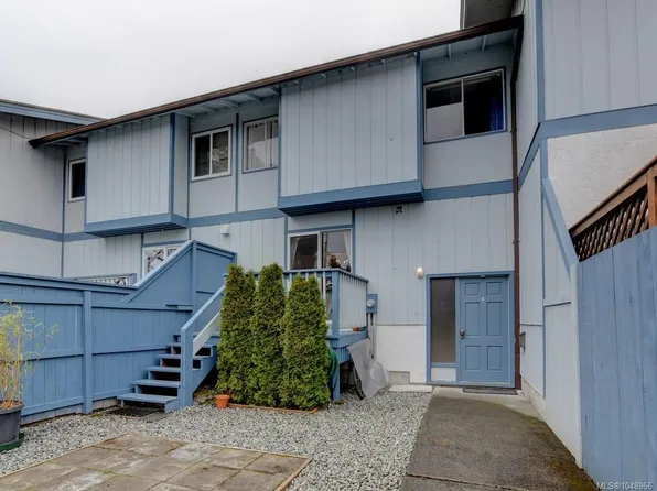 3987 Gordon Head Rd #4, Saanich, BC V8N 3X5