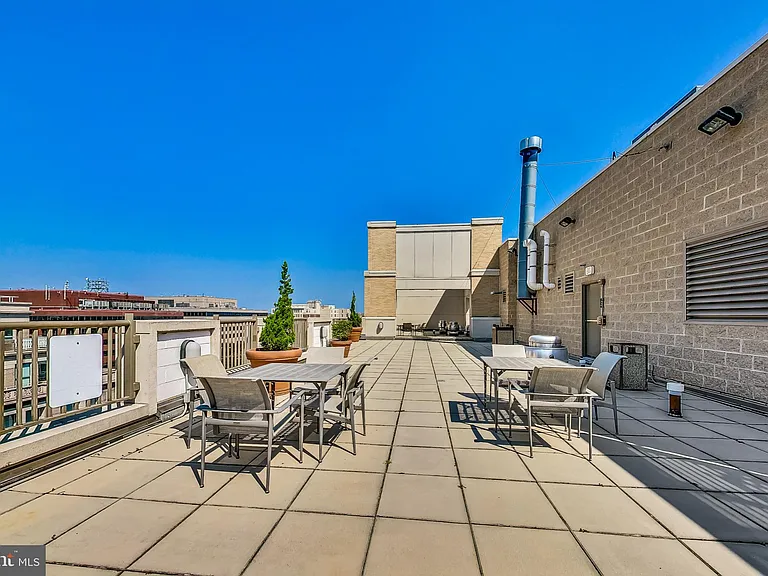 1150 K St NW #1008 — Photo 37