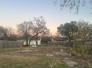 606 Mill St, Gainesville, TX 76240